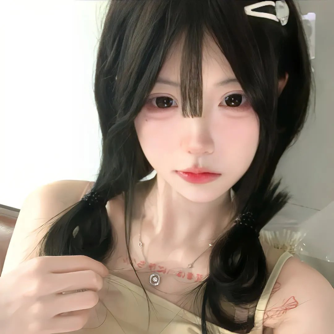 背后的她，眼前的我